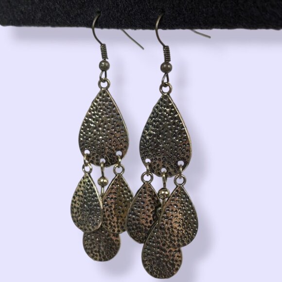 (2/$20) Dangling Tear Shape Earrings - Picture 3 of 5